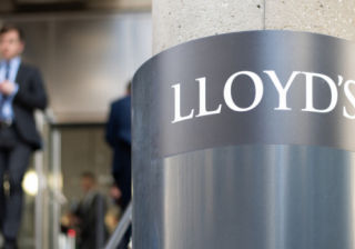 building with Lloyd's sign 